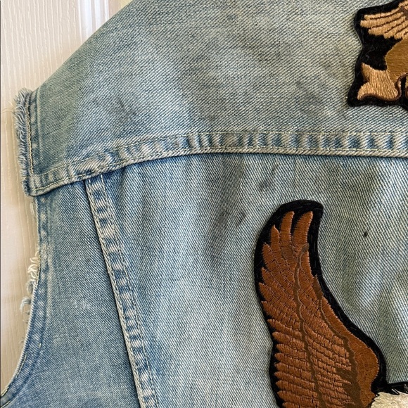 Lee denim vest with Harley-Davidson and other patches. Size Large - Picture 5 of 11